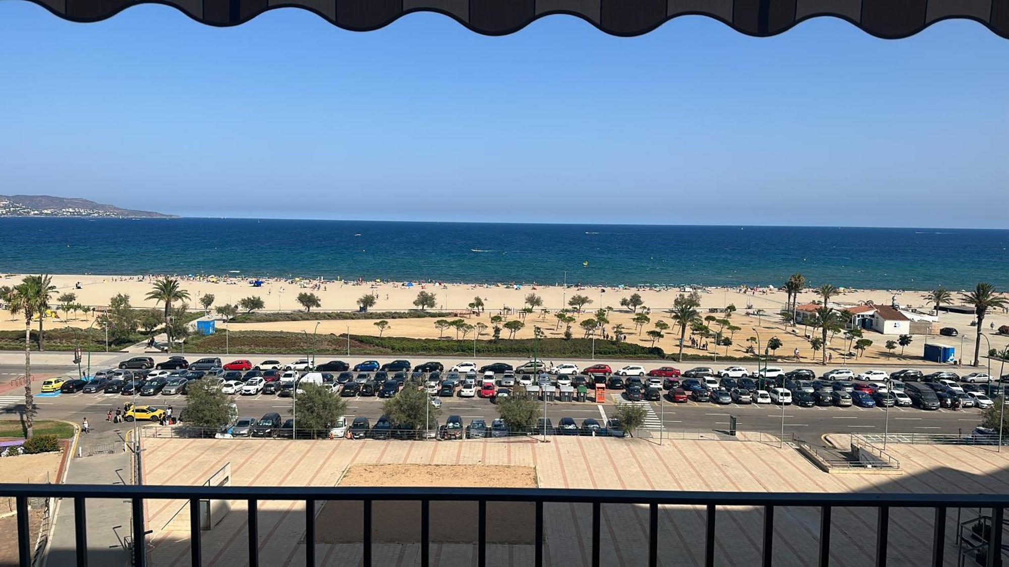 Апартаменты Vistas Frontales Al Mar Эмпуриабрава Экстерьер фото